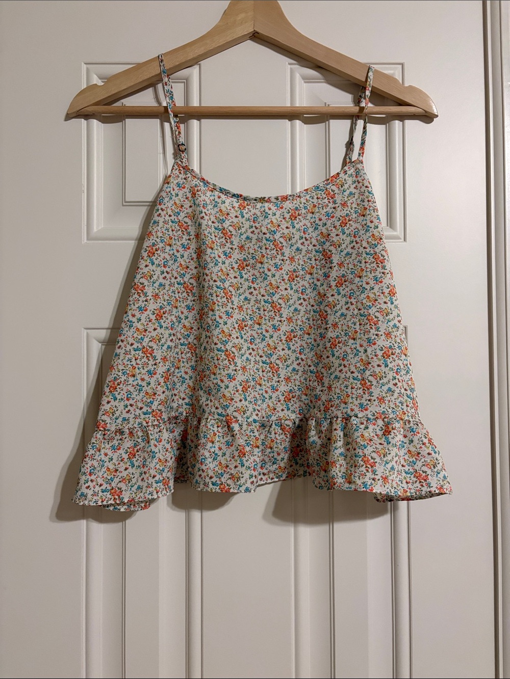 Floral Ruffle-Hem Spaghetti Tank Top - White/Multi